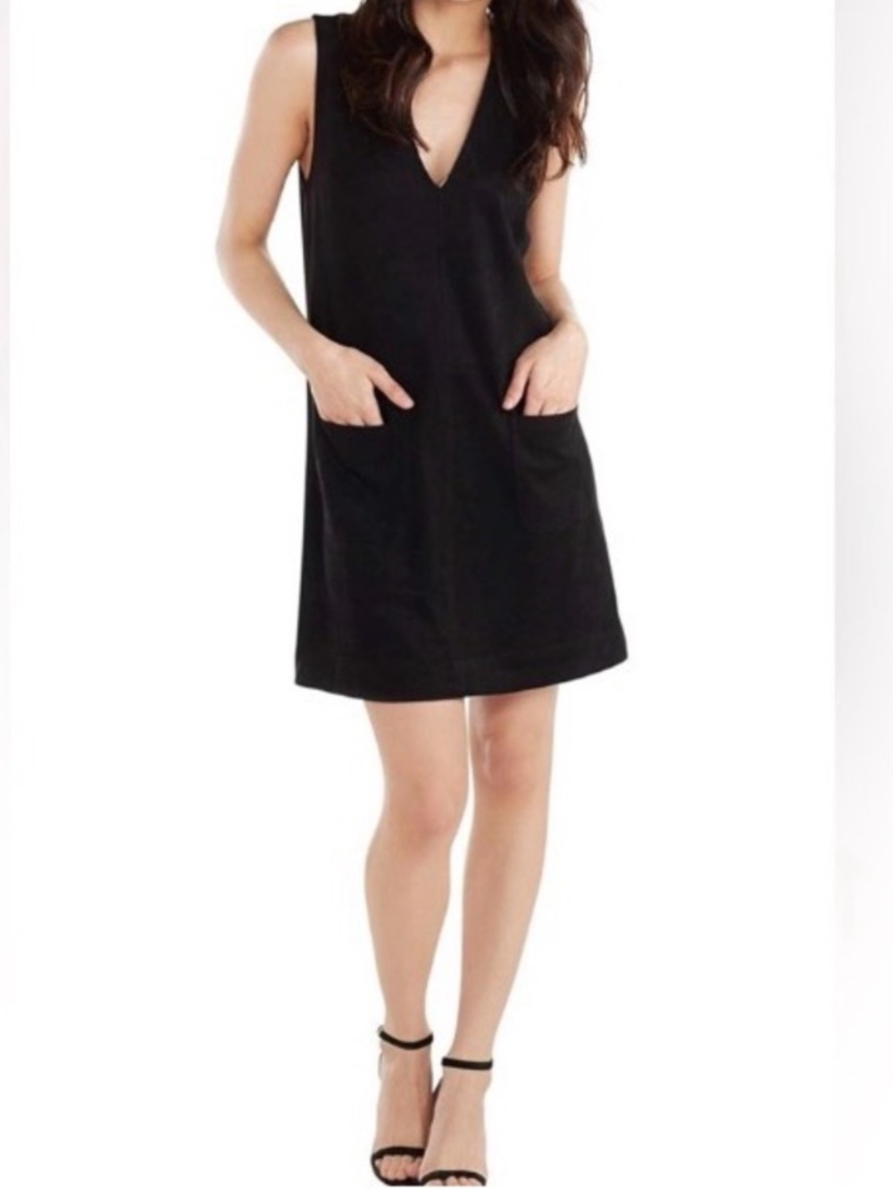Mud Pie Black V-Neck Sleeveless Mini Shift Dress